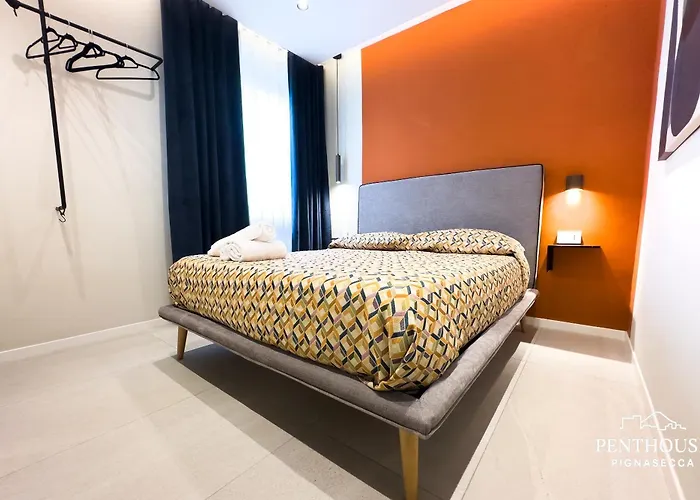 Penthouse Pignasecca - Design 4* Neapol