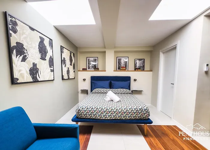 Pensjonat Penthouse Pignasecca - Design 4*