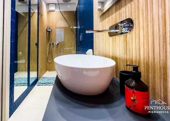 Penthouse Pignasecca - Design Pensión 4*