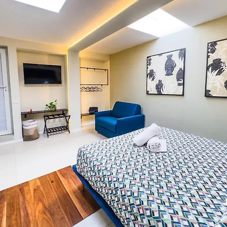 Penthouse Pignasecca - Design Гостевой дом 4*