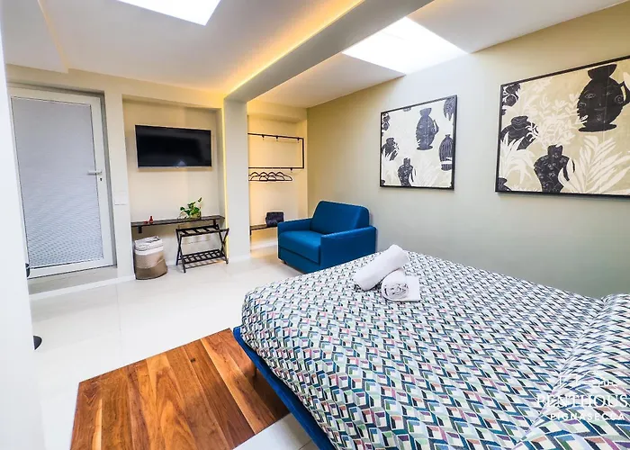 Penthouse Pignasecca - Design Affittacamere 4*